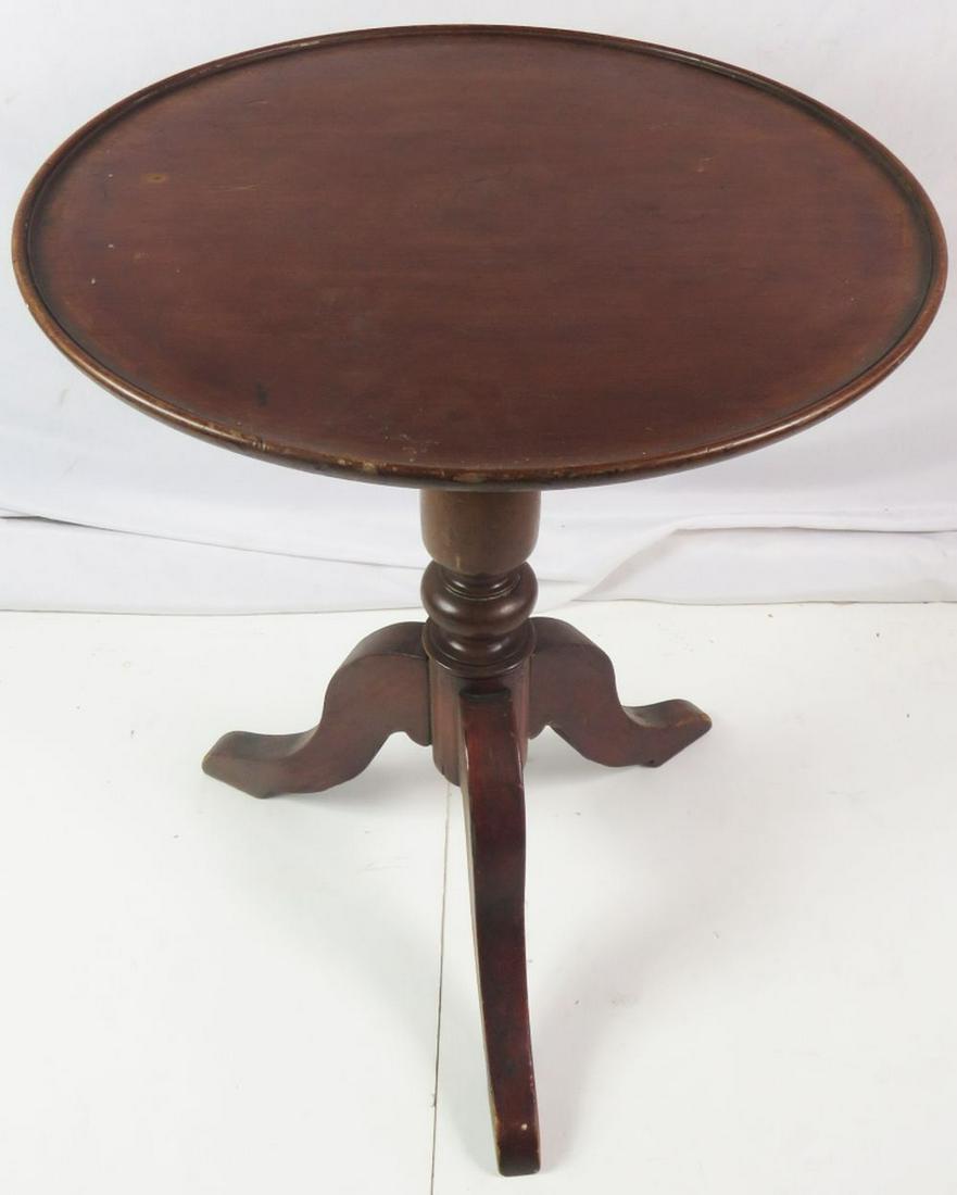 QUEEN ANNE STYLE ANTIQUE / VINTAGE TEA TABLE: Antique / vintage Queen Anne style tea table. Measures: H 24" D 21"
