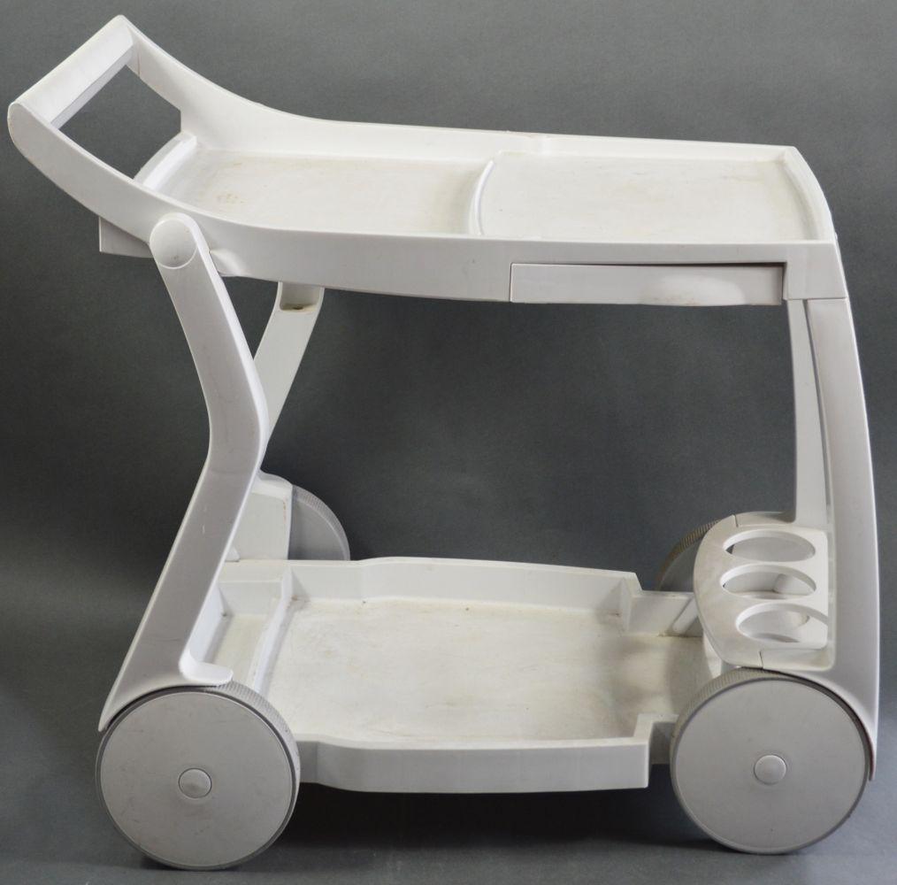 NARDI MODERN ITALIAN POOLSIDE BAR CART: A modern Italian design bar cart by Nardi. Perfect for summer use by the pool. Measures: H 30" x W 20" x L 31"