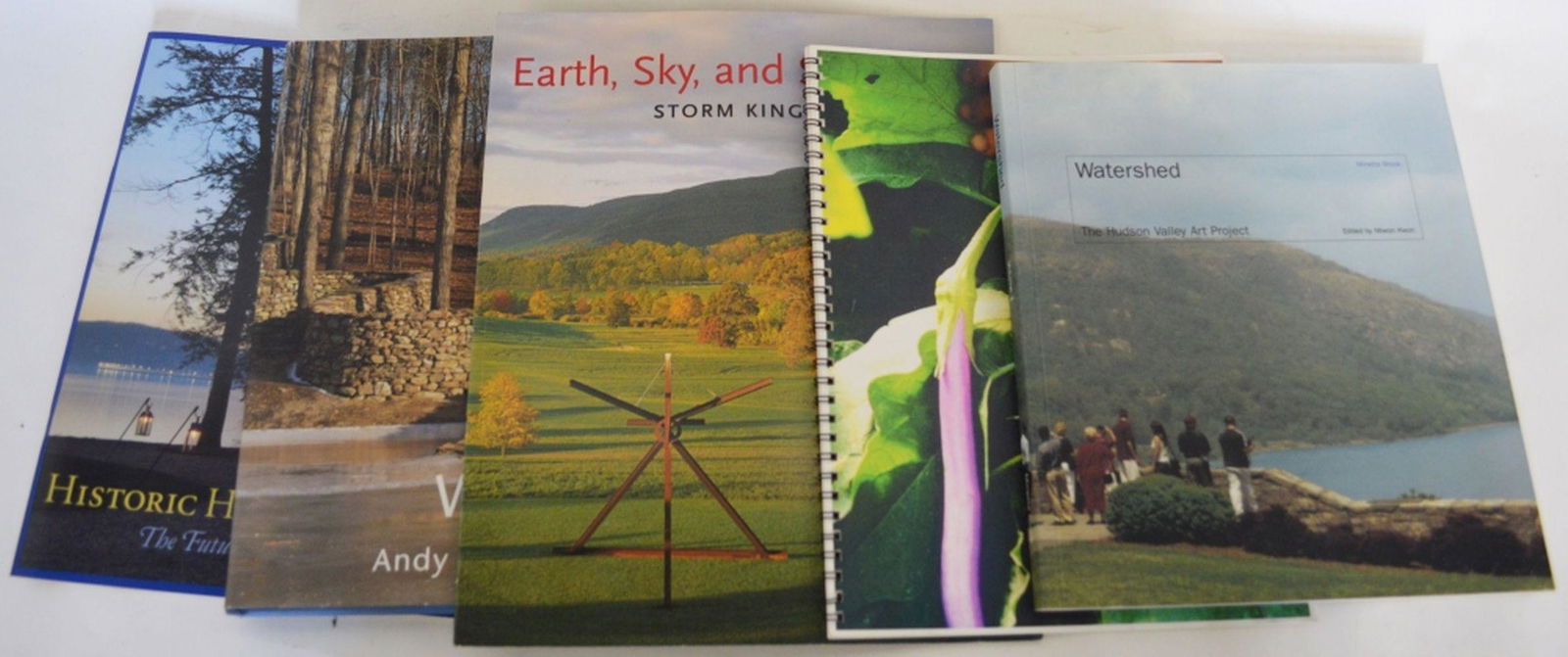 HUDSON VALLEY ART BOOKS (1 of 3)