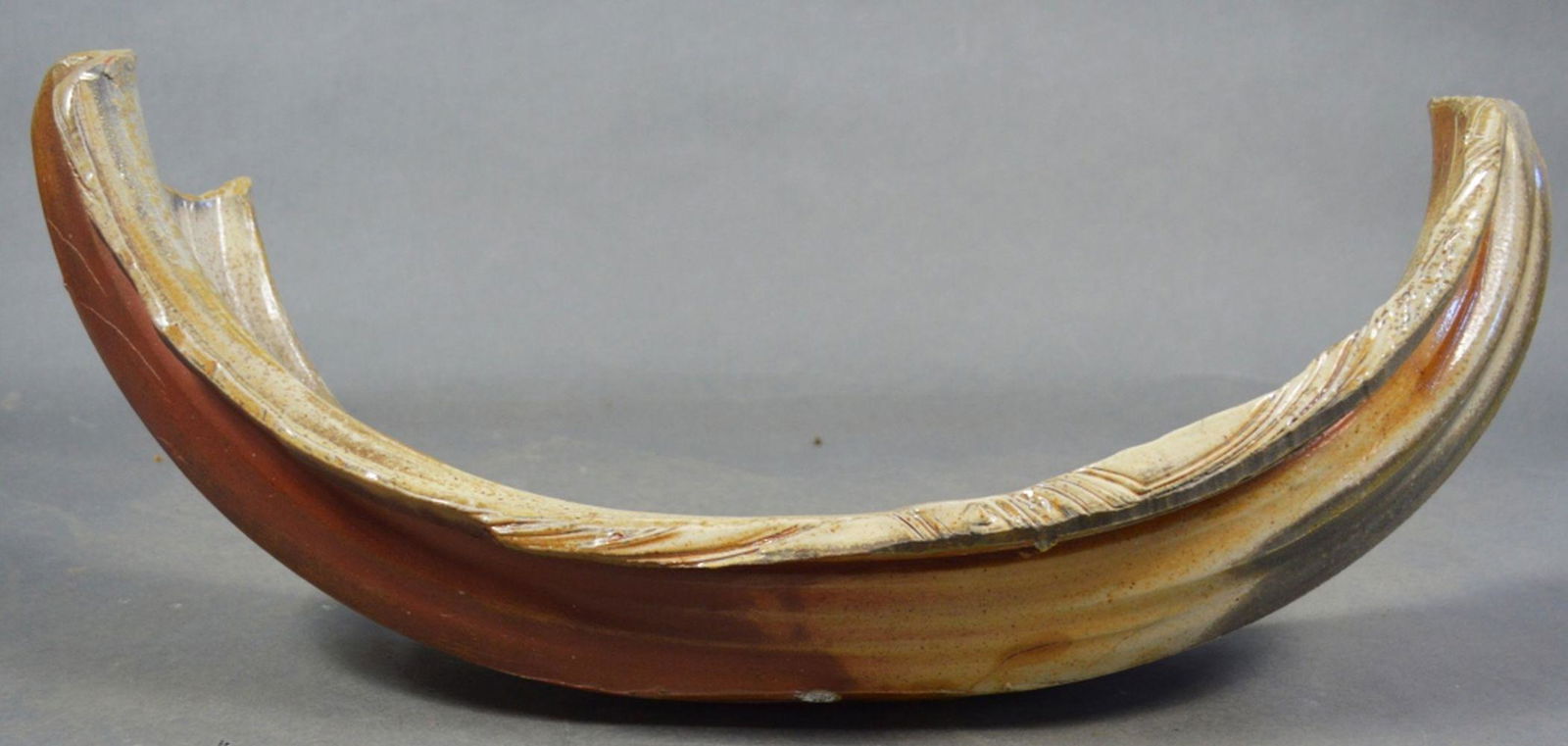 ABSTRACT ART POTTERY MOUNTED ON BASE (1 of 6)