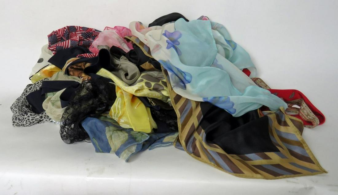 LARGE LOT OF FASHION SCARVES (1 of 15)