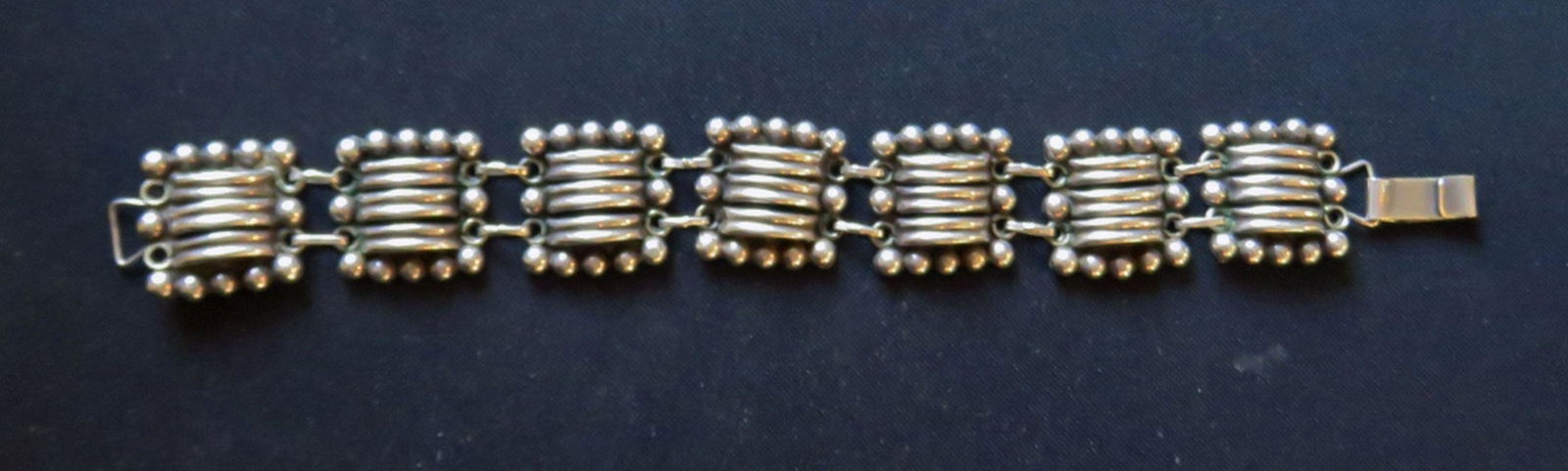 ARTISAN MEXICAN STERLING SILVER VINTAGE BRACELET (1 of 7)