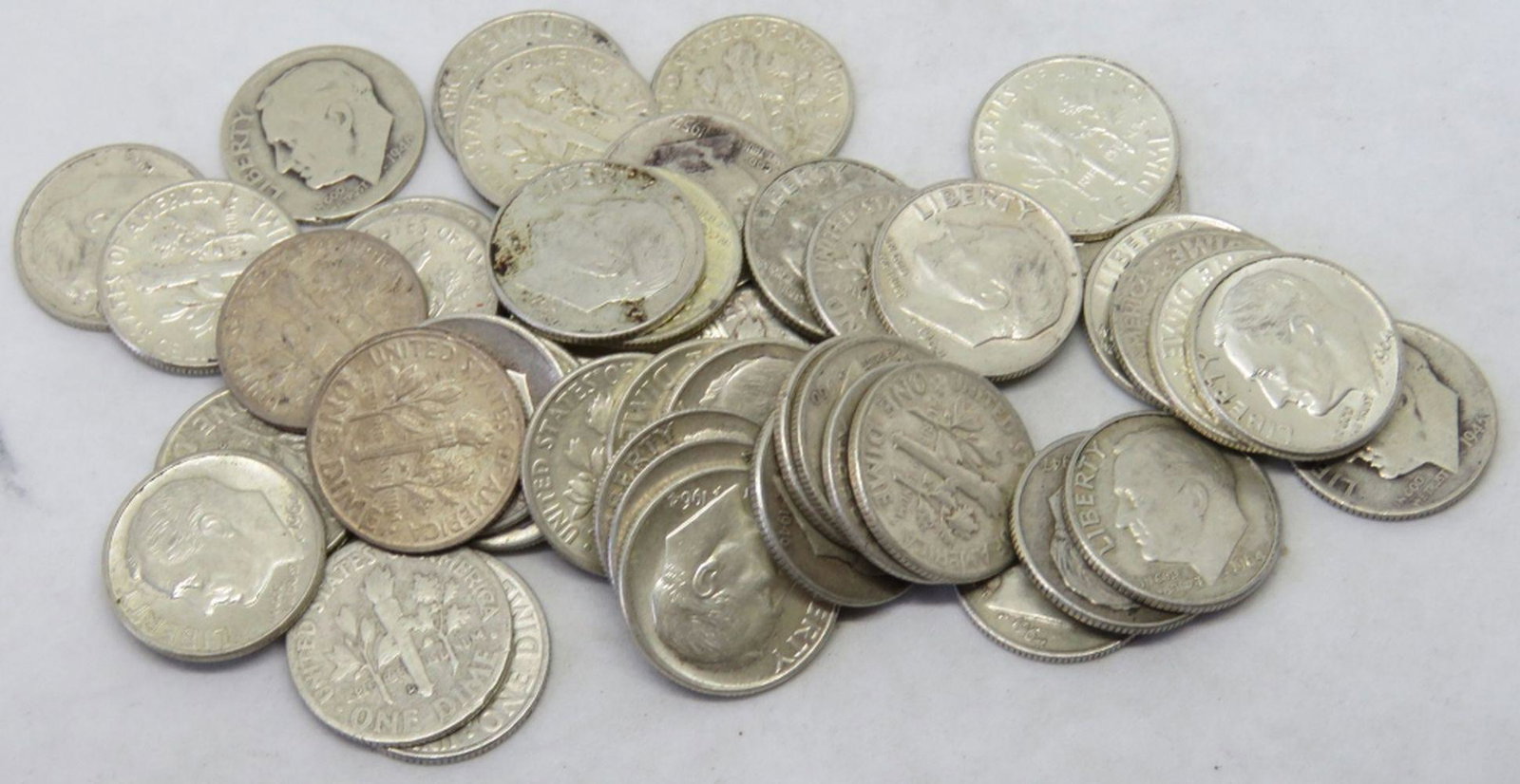 LOT 50 MERCURY SILVER DIMES COINS (1 of 5)