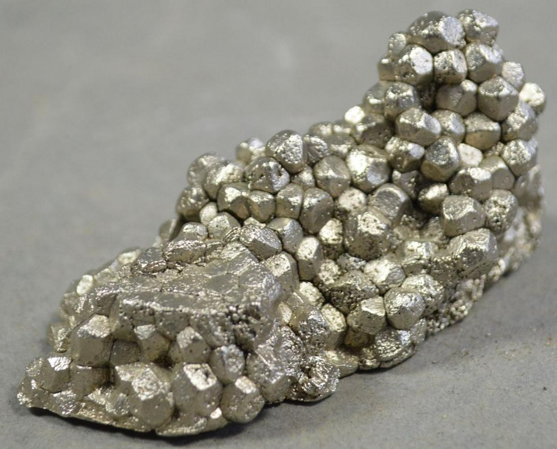 ABSTRACT METAL SCULPTURE (1 of 5)