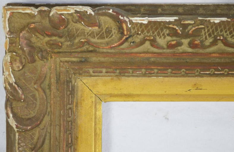 ANTIQUE CARVED & GILT WOOD PAINTING FRAME (0428) on Jan 02, 2023