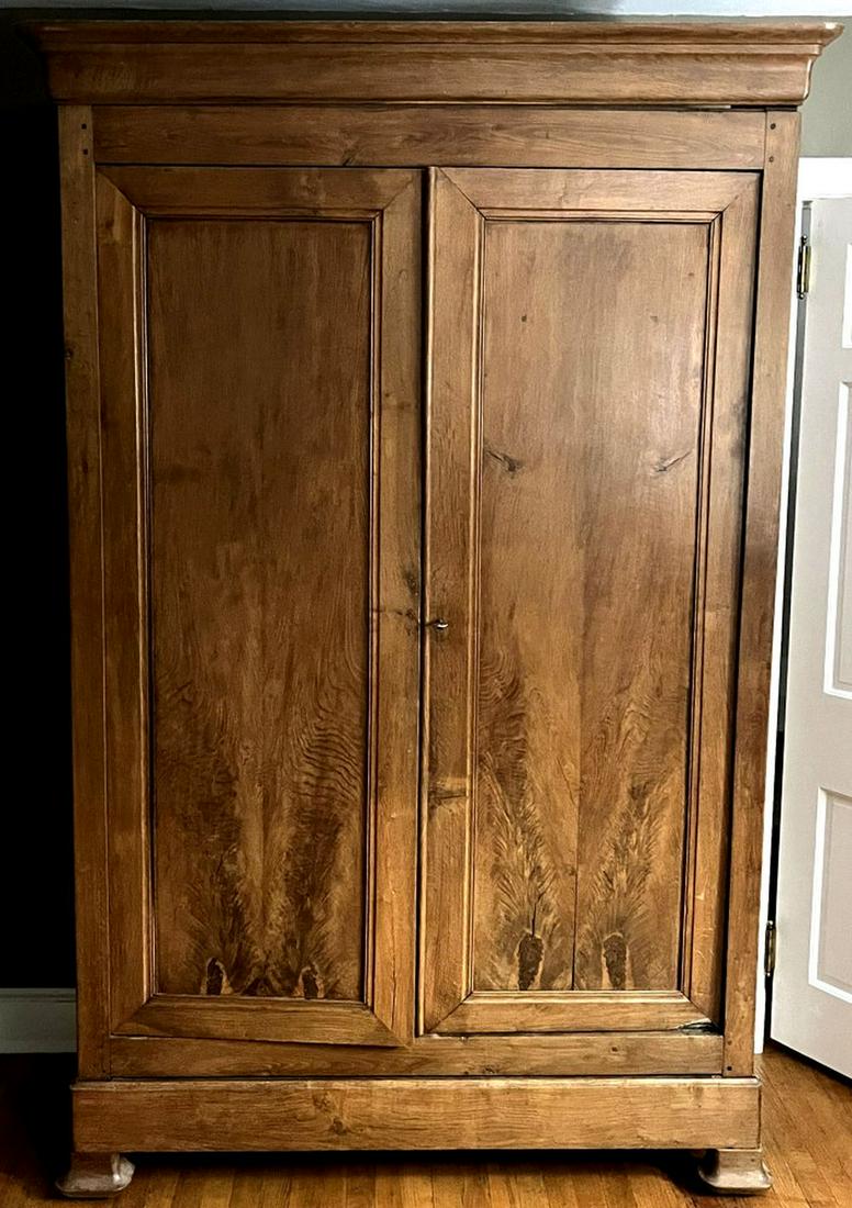 ANTIQUE 18TH C FRENCH ARMOIRE (1 of 6)