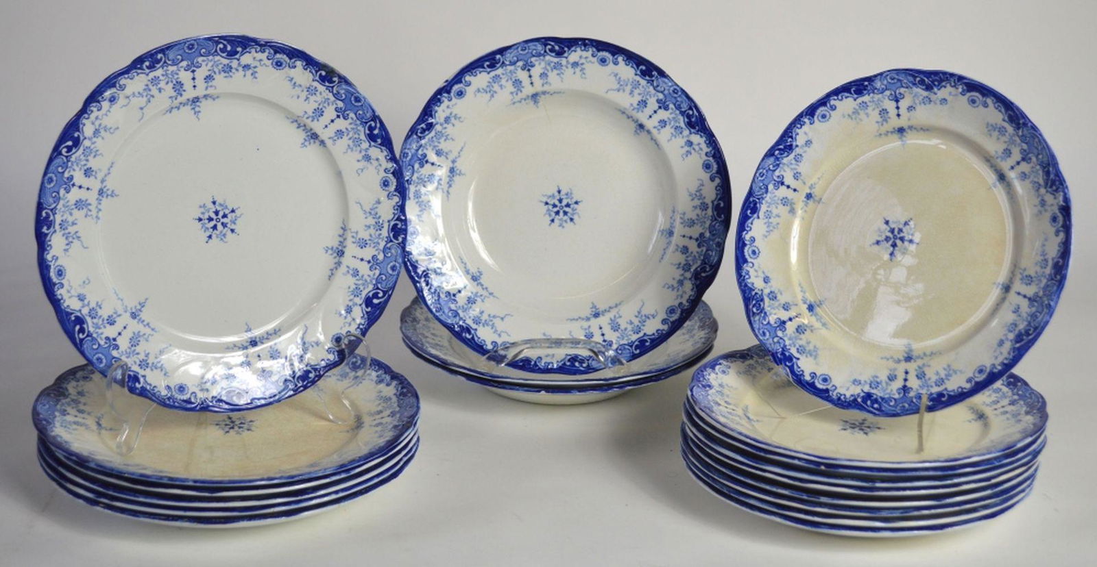 LOT 18 RIDGEWAYS PORCELAIN PLATES (1 of 7)