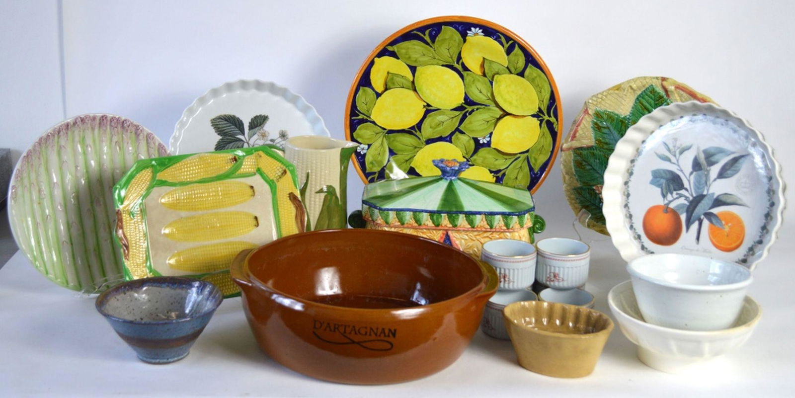 LARGE LOT CERAMIC TABLEWARES (1 of 9)