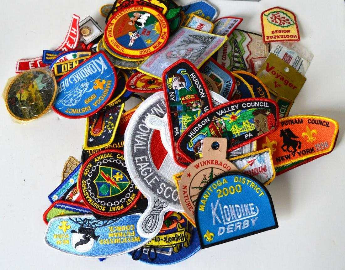 LARGE LOT OF VINTAGE BOY SCOUT PATCHES (1 of 5)