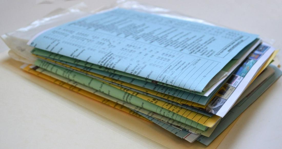 STAMP LOT COLLECTORS INTERNATIONAL EXCELLENT COND: A large lot of international stamps. These stamps were purchased from Kent Research (wholesaler of postage stamps for collectors). Most were purchased in the 1990's-early 2000's. Almost all stamps are