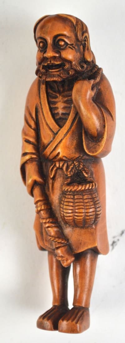 JAPANESE NETSUKE CARVED WOOD FISHERMAN SIGNED (1 of 4)