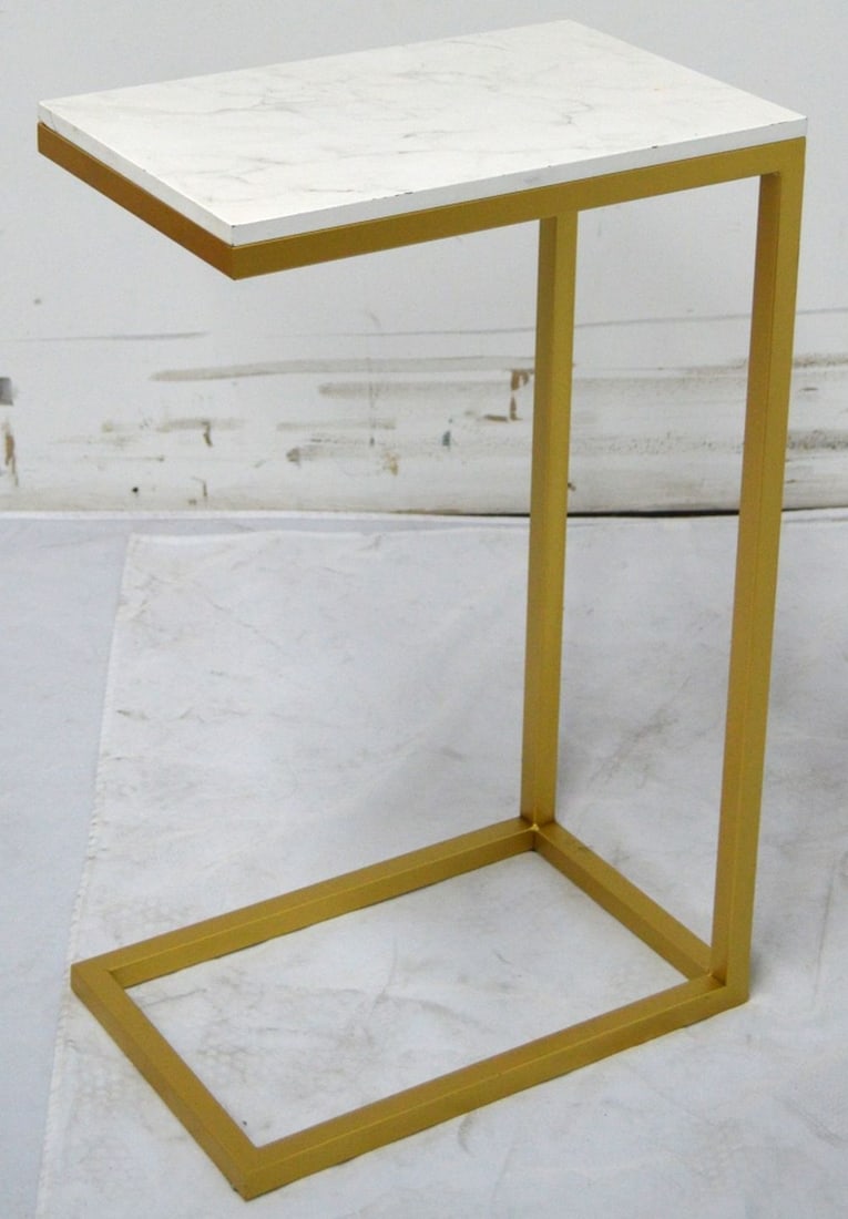 MODERN DESIGN SIDE TABLE (1 of 3)