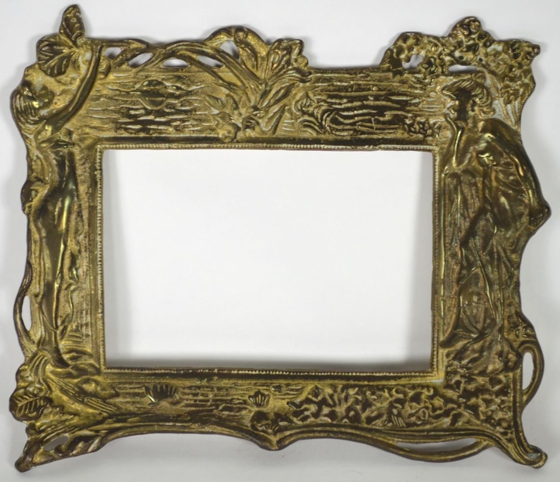 VINTAGE BRASS ART NOUVEAU PICTURE FRAME (1 of 5)