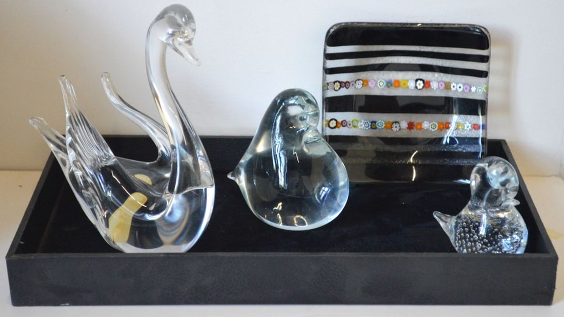 LOT 4 VINTAGE ART GLASS GRANNA SCANDINAVIAN: A lot of 4 mid century modern art glass including Granna Scandinavian Measures: Largest H 7 1/2" x W 4" x D 7 1/2"