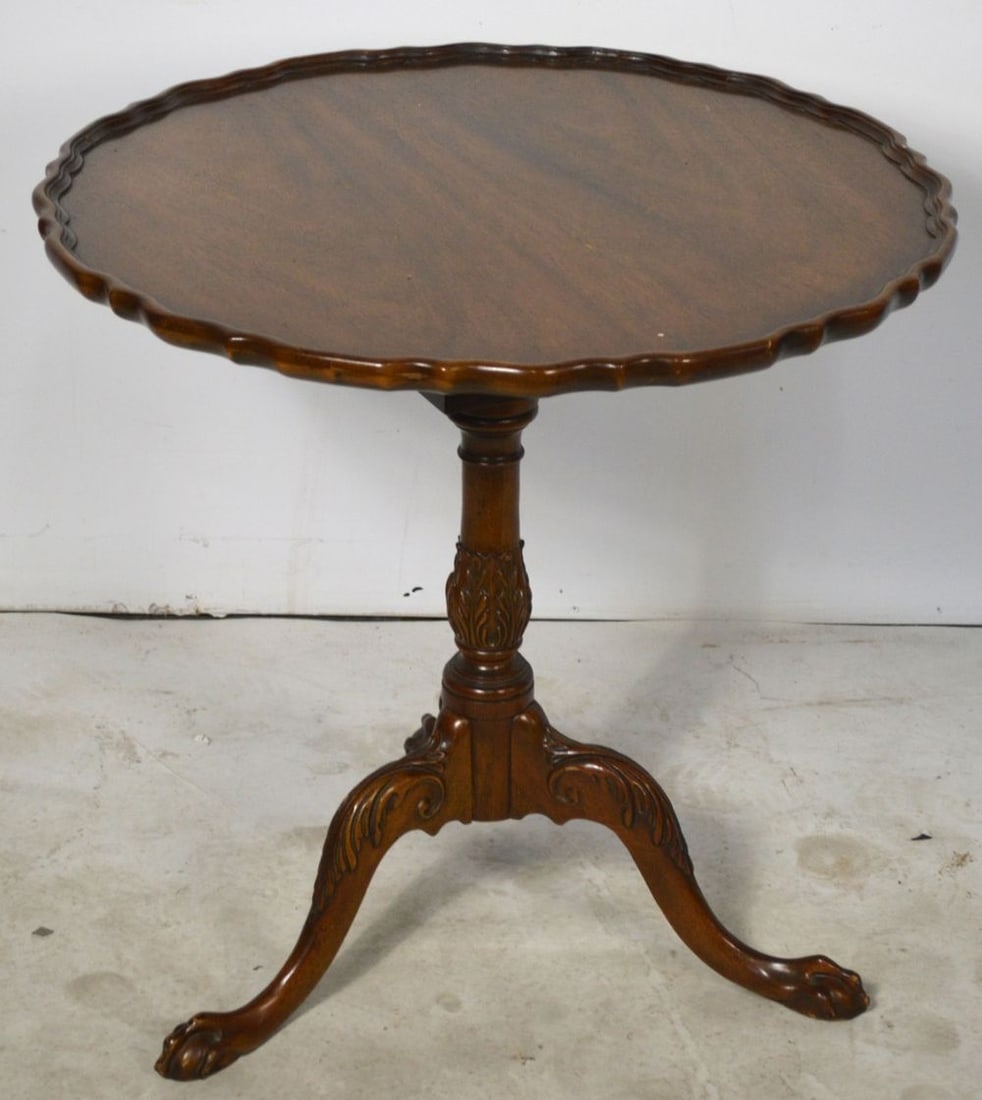 ANTIQUE  TILT TOP CHIPPENDALE STYLE TAVERN TABLE (1 of 9)