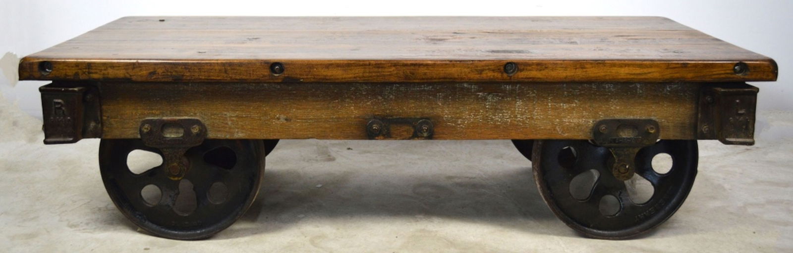 INDUSTRIAL COFFEE TABLE ANTIQUE STEEL WHEEL CART (1 of 12)