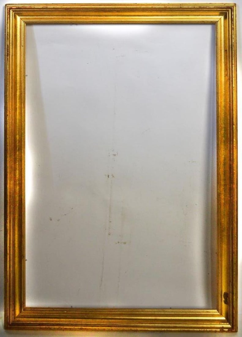 VINTAGE AMERICAN GILT PAINTING FRAME: A good, vintage, gilt painting frame. Measures: 28" x 20" Rabbet: 25" x 17"