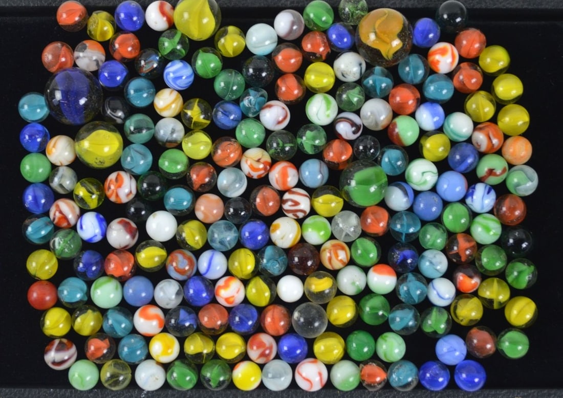 LARGE VINTAGE MARBLE LOT W MARBLE CHAMP BAG (1 of 5)