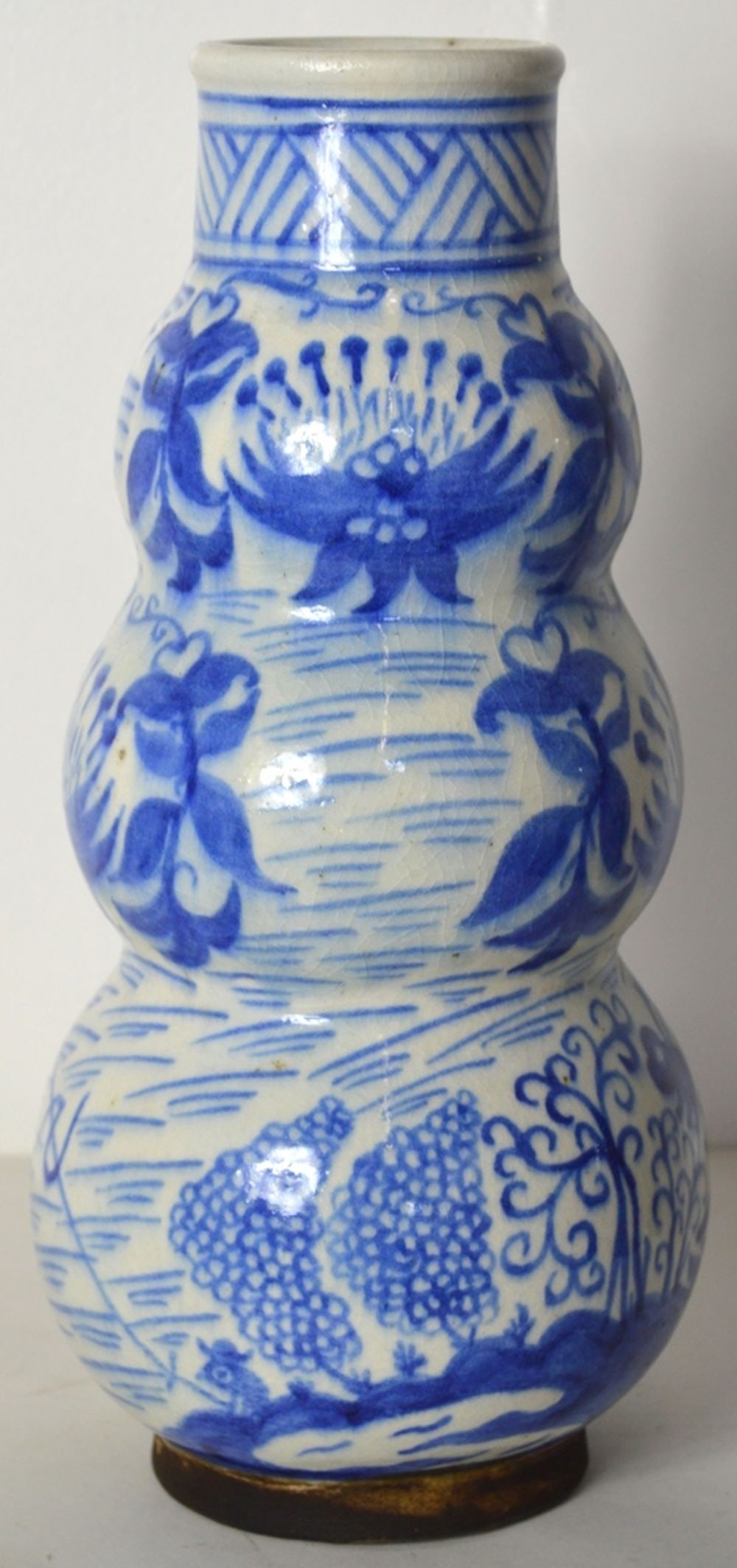 ANTIQUE TRIPLE GOURD FORM PORCELAIN VASE (1 of 5)