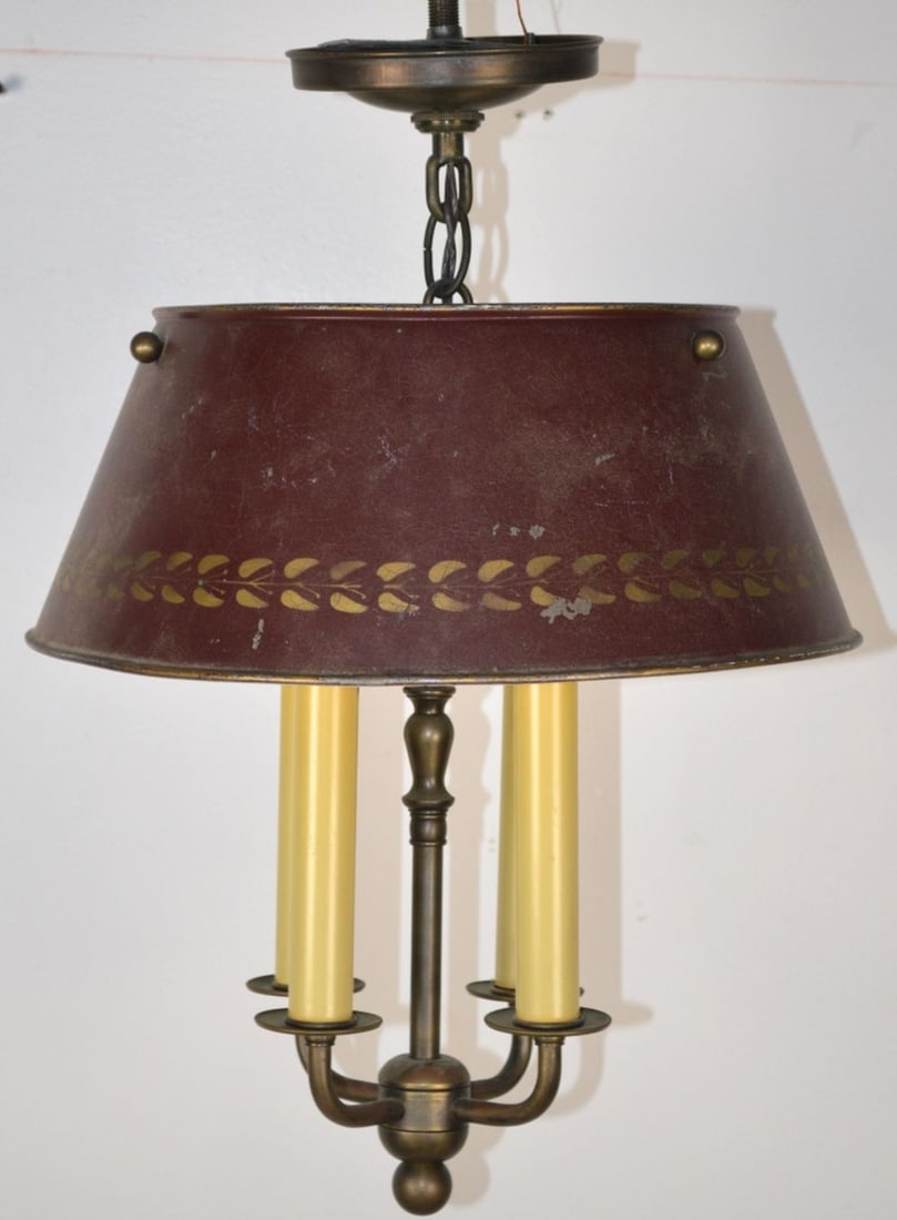 VINTAGE PAINTED TOLE LIGHTING FIXTURE: A vintage French style painted tole style lighting fixture Measures: H 18" x W 13" x D 13"