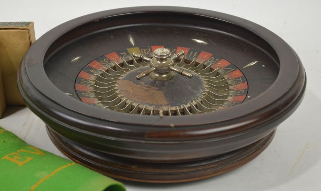 ANTIQUE ROULETTE WHEEL WITH MATT & CHIPS (1 of 6)