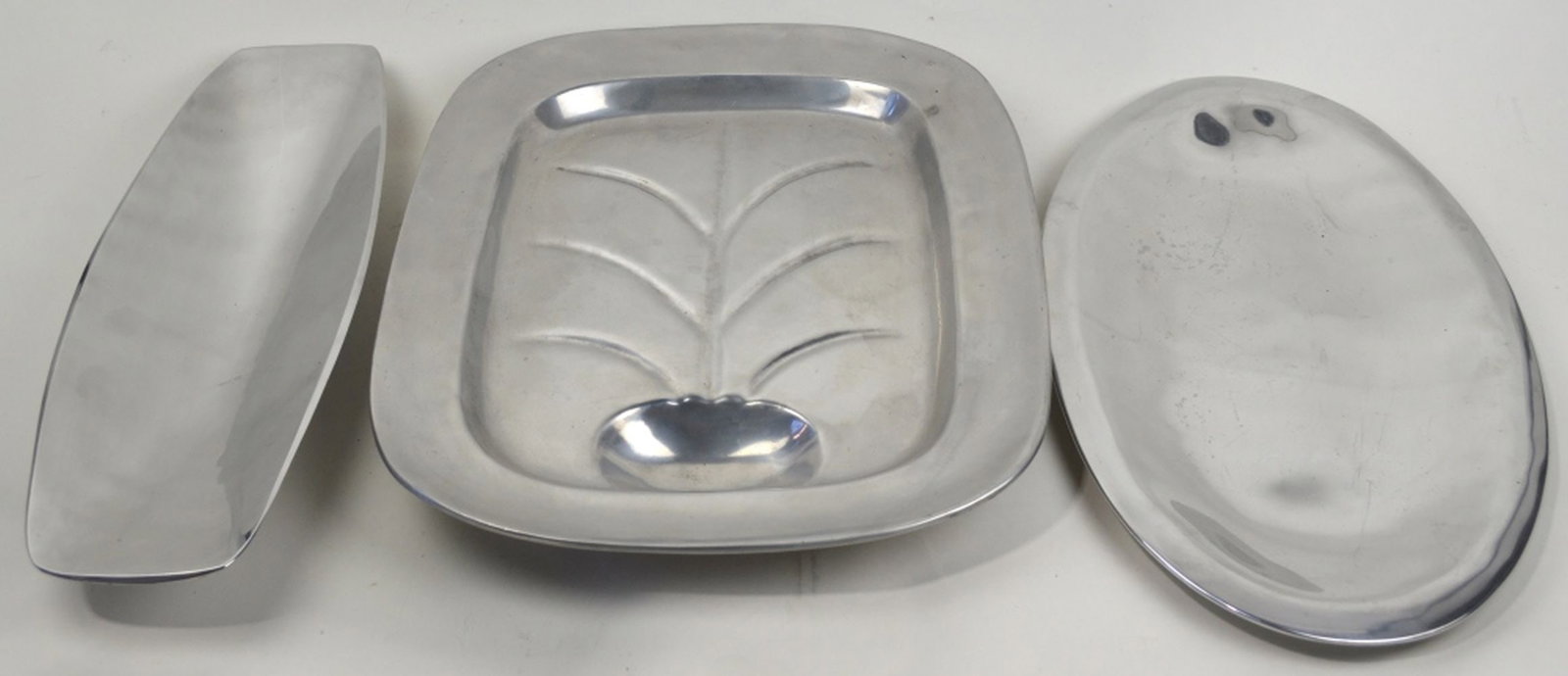 3 FINE METAL SERVING PLATTERS / DISHES INC NAMBE (1 of 7)