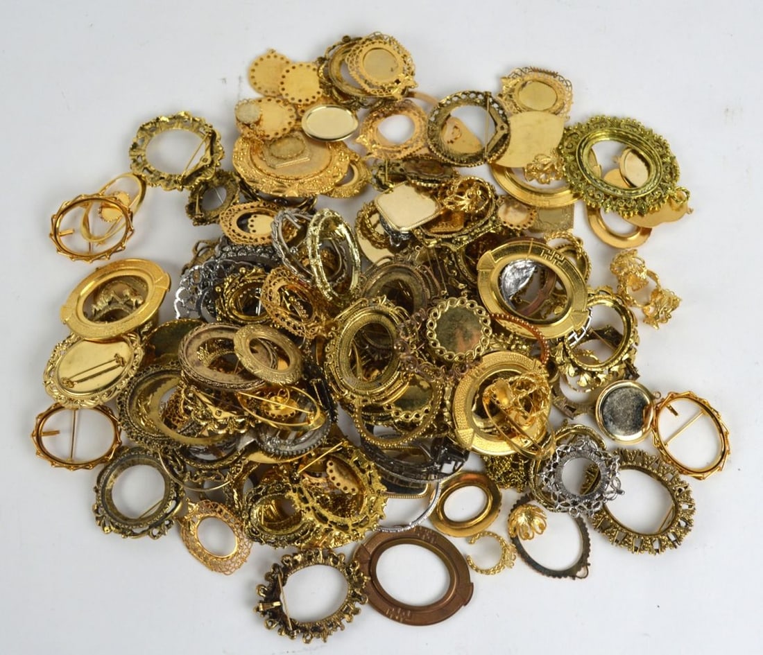 LARGE LOT OF CAMEO PIN FRAMES (1 of 5)