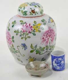 VINTAGE CHINESE PORCELAIN GROUP GINGER JAR ETC
