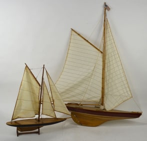 GROUP OF 2 BOAT MODEL SAILBOATS / SAILING SHIPS