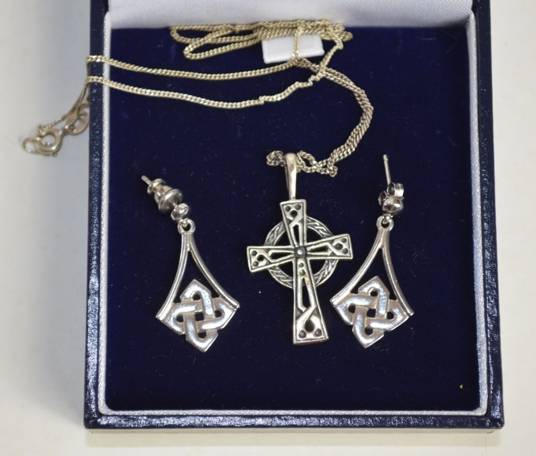 STERLING SILVER EARRINGS AND NECKLACE (1 of 4)