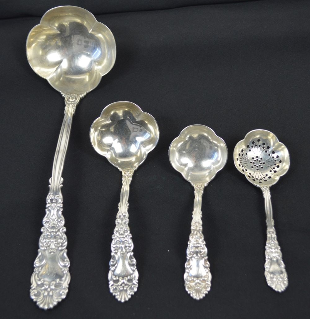 VINTAGE SILVER FISH SERVICE FORK AND KNIFE (1 of 4)