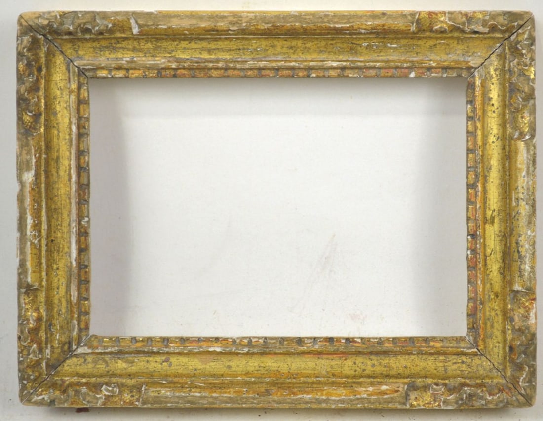 HEYDENRYK CARVED GILTWOOD ENGLISH FRAME 5 X 7: A finely carved English giltwood frame by Heydenryk. Measures: 8 3/4" x 6 3/4" Rabbet: 7" x 5"