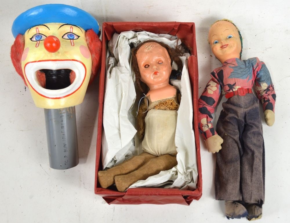CREEPY DOLL AND CIRCUS CLOWN LOT (1 of 7)
