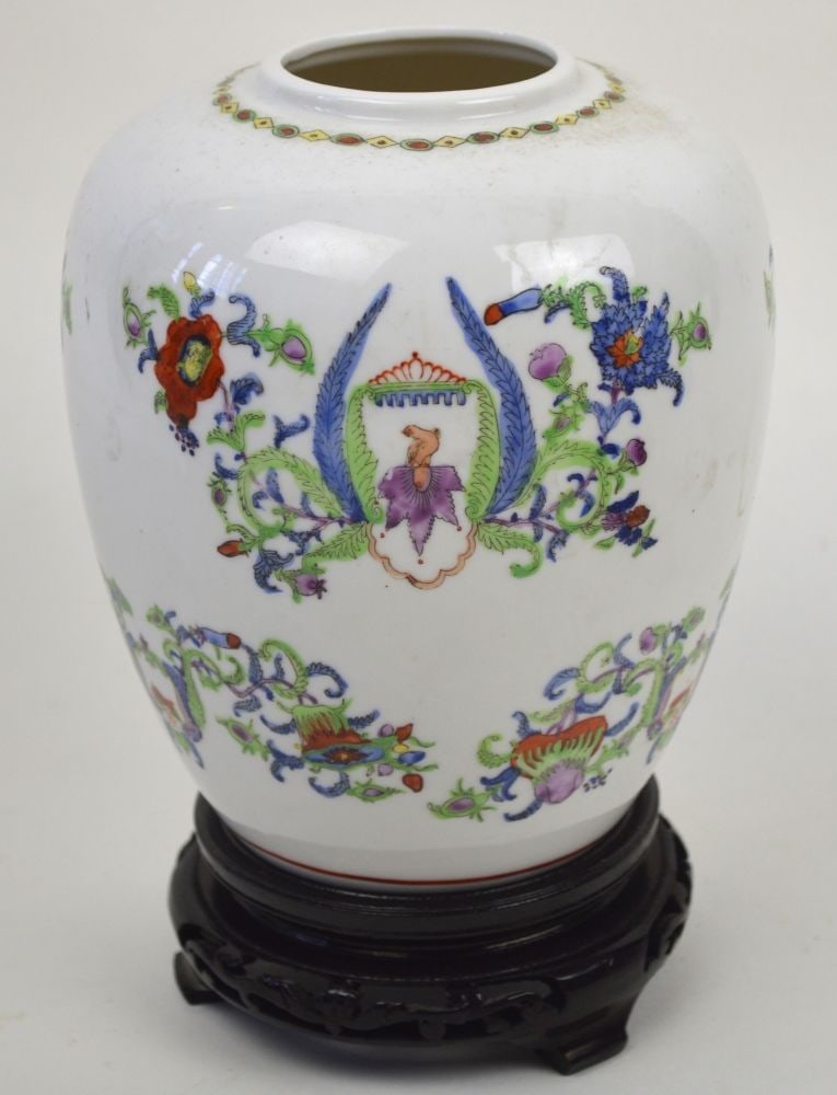 VINTAGE JAPANESE DECORATIVE PAINTED JAR/VASE (1 of 6)