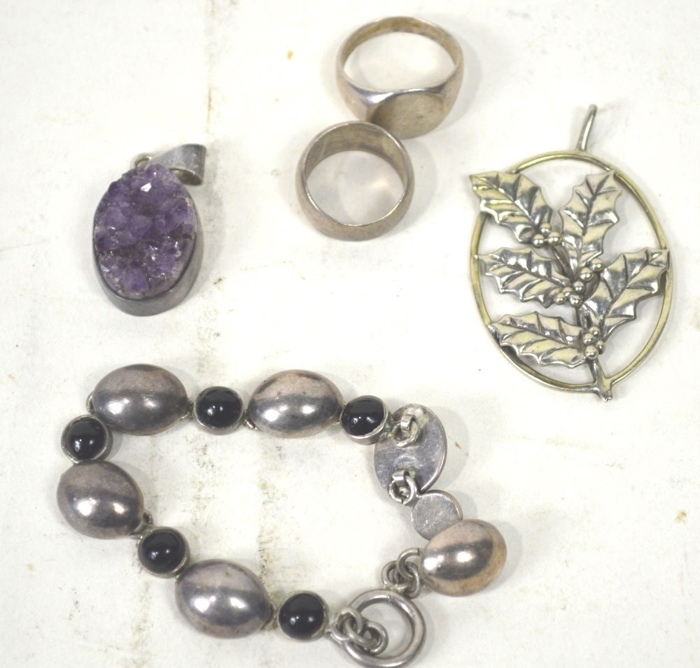 STERLING SILVER JEWELRY GROUPING (1 of 5)
