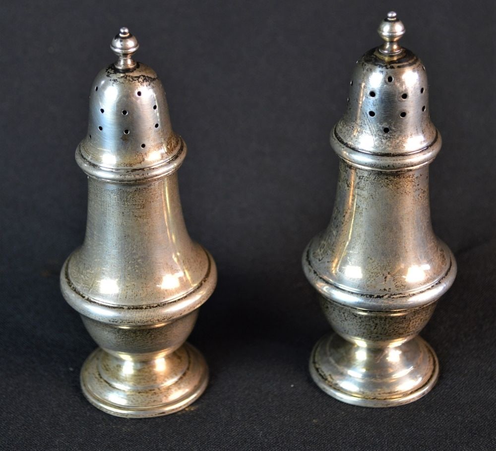 GORHAM STERLING SILVER SALT PEPPER 2.347OZT: Gorham, hallmarked, sterling silver set of salt and pepper shakers. Measure: 4 1/2" H Weight: Approx 73 grams / 2.347 OZT