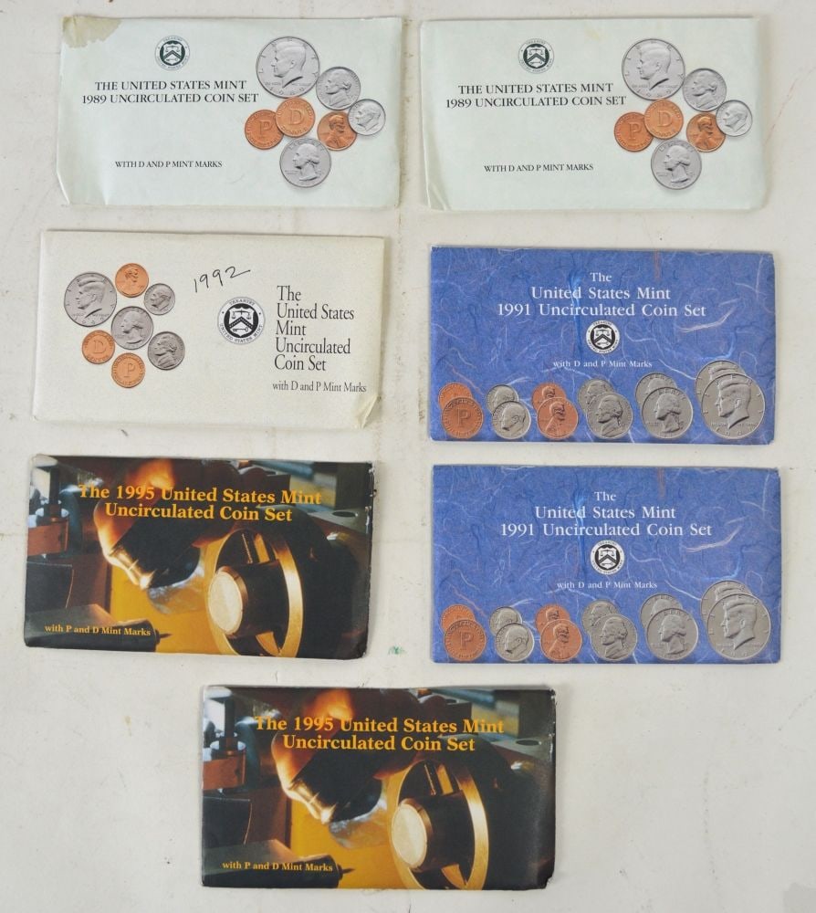 LOT 7 US MINT UNCIRCULATED COIN SETS (1 of 6)
