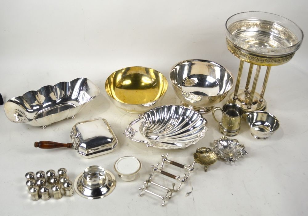 LARGE SILVER PLATE SERVING LOT (1 of 8)