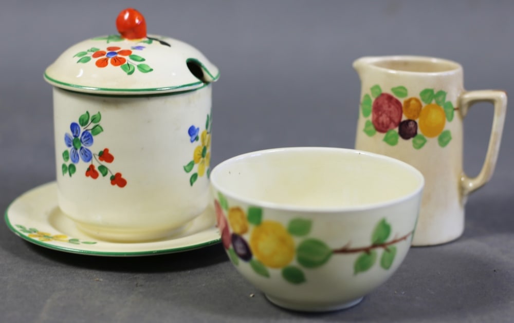 ANTIQUE ENGLISH PORCELAIN TABLEWARE: Assorted English porcelain tableware including Ridgways. Measures: Largest H 5" x D 5"