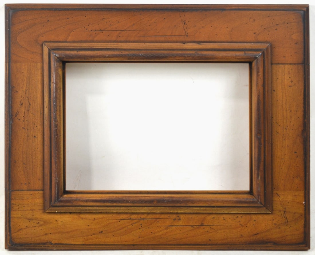 PLEIN AIR FRAME SOLID WOOD: A well made, solid wood, plein air frame. Measures: 18" x 15" Rabbet: 11 1/4" x 8 1/4"