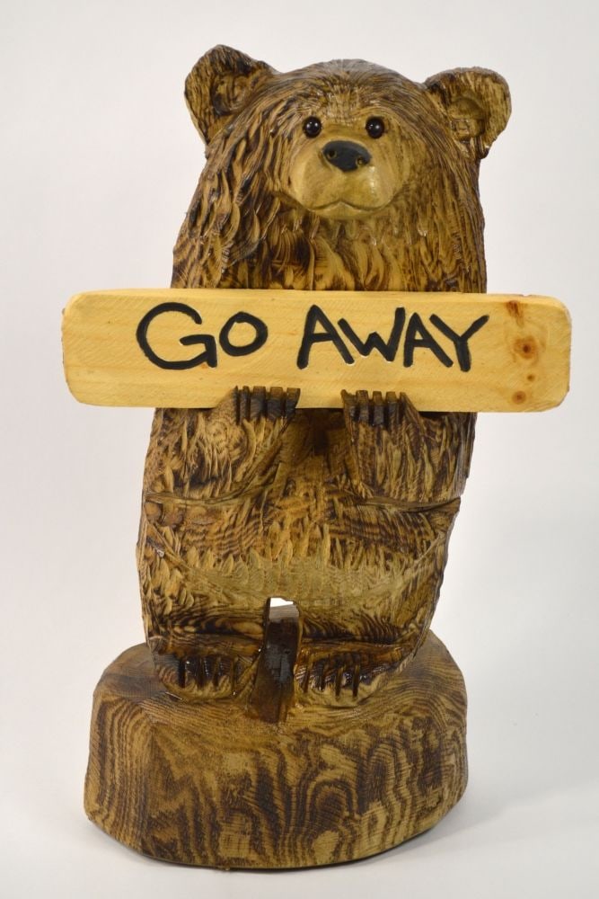 FINE CARVED SASSAFRAS FOLK ART BEAR (1 of 7)