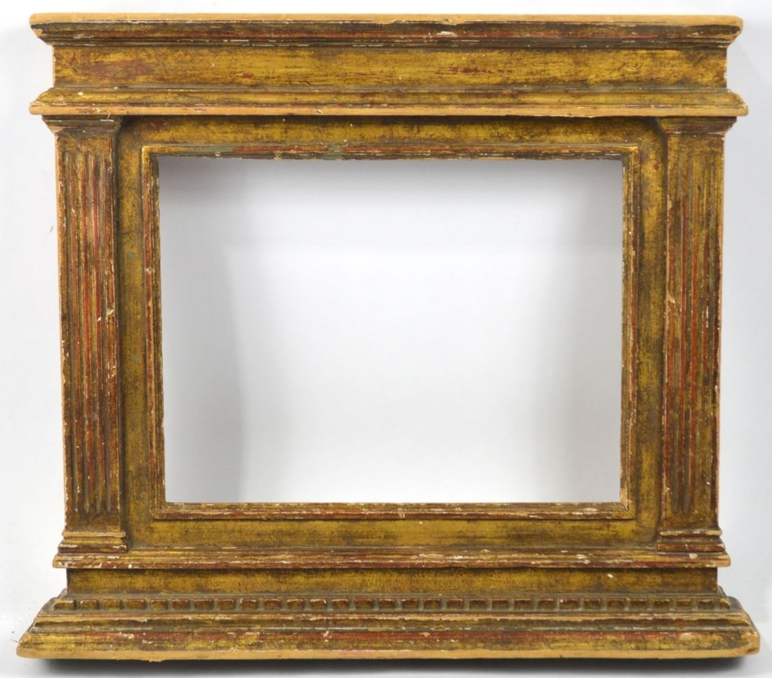 CARVED GILTWOOD TABERNACLE FRAME: A very good carved and giltwood tabernacle frame. Measures: 16 1/2" x 19 1/2" Rabbet: 9 3/4" x 12 3/4"