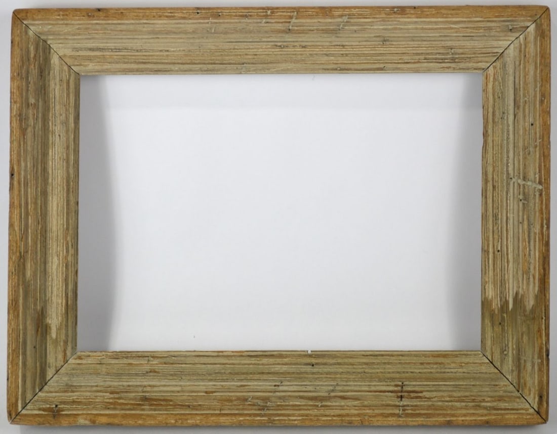 AMERICAN MODERNIST WORMY CHESTNUT FRAME: An American modernist frame in wormy chestnut by Heydenryk. Good standard size. Measures: 18" x 13" Rabbet: 14 1/4" x 9 1/2"