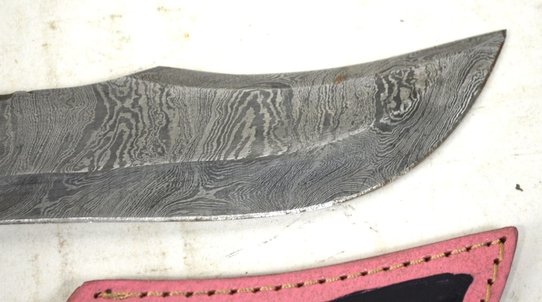 KNIFE AND AXE GROUPING 3 PIECES - 2