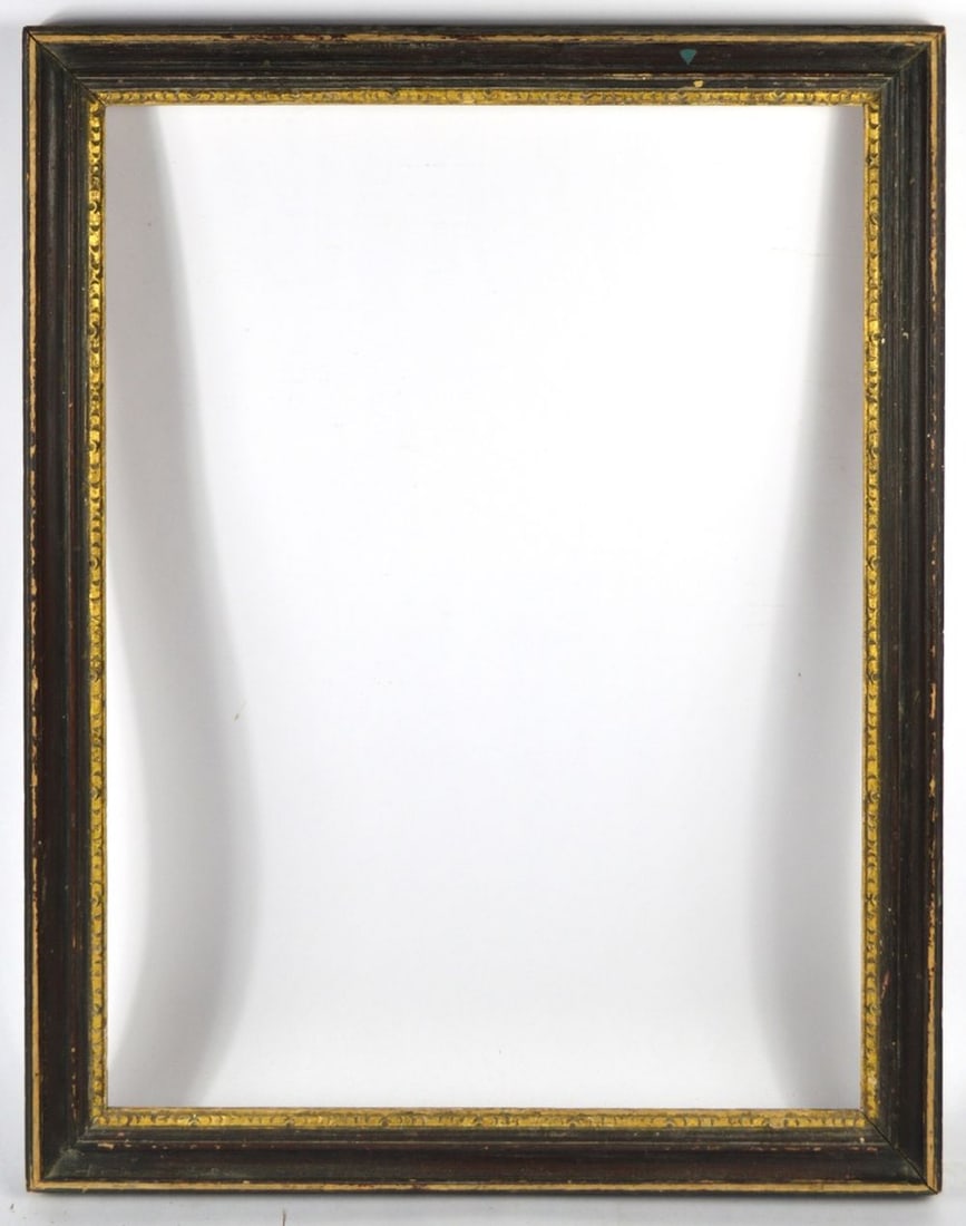 AMERICAN PORTRAIT FRAME W GILT INNER EDGE (1 of 5)