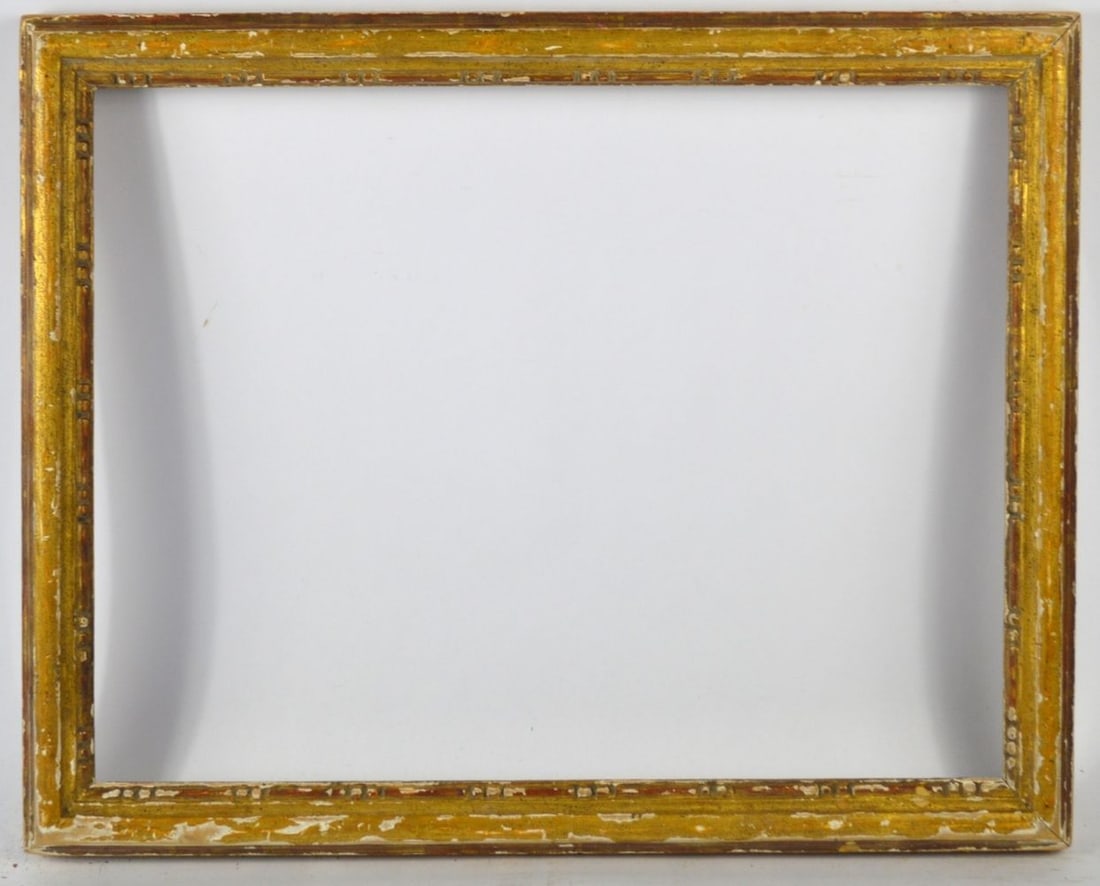 LOUIS XVI GILTWOOD FRAME: A Louis XVI giltwood frame. Measures: 21 1/2" x 17" Rabbet: 19 1/2" x 14 3/4"