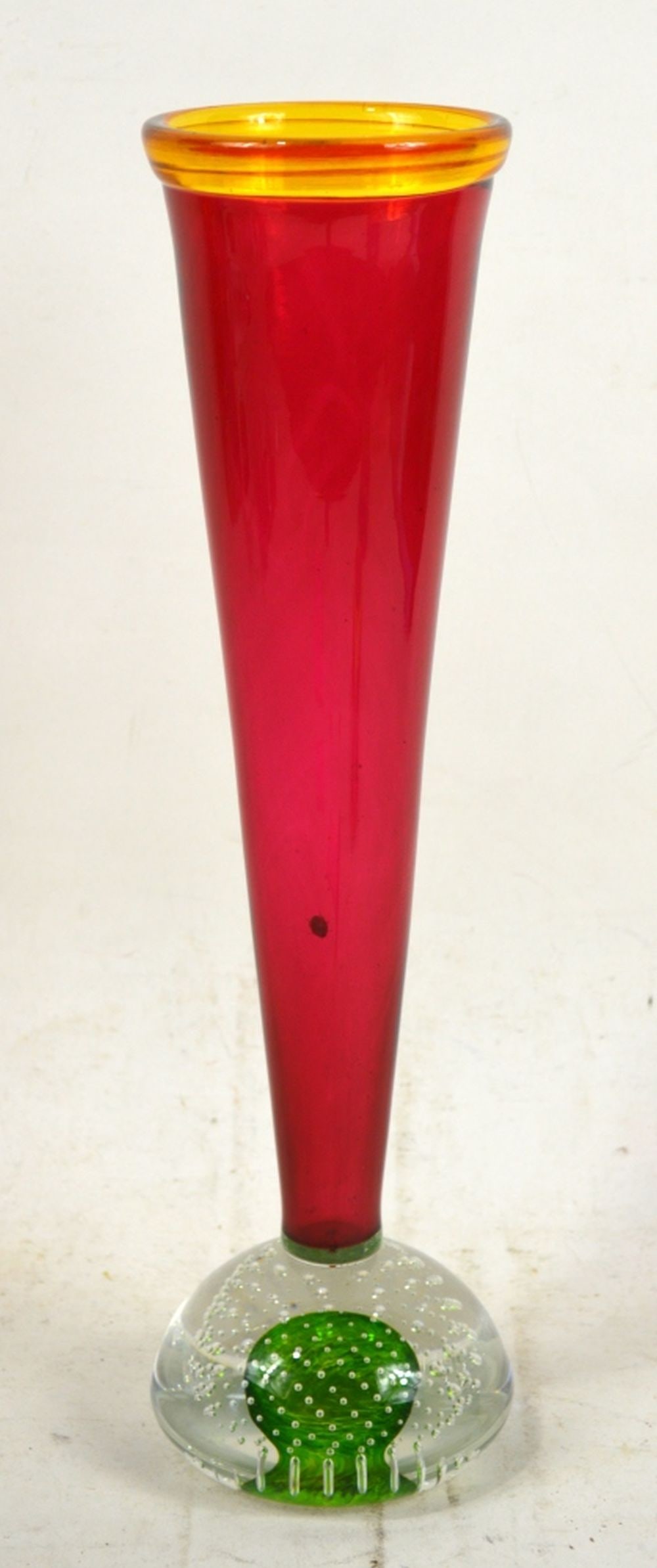 YOUNG & CONSTANTIN SIGNED ART GLASS VASE: An art glass vase by Christopher Constantin and Kathy Young (North River Glass Blowing Studio). C. 1990's. Signed Young & Constantin to base. Measures: 14 1/2" x 4" x 4"