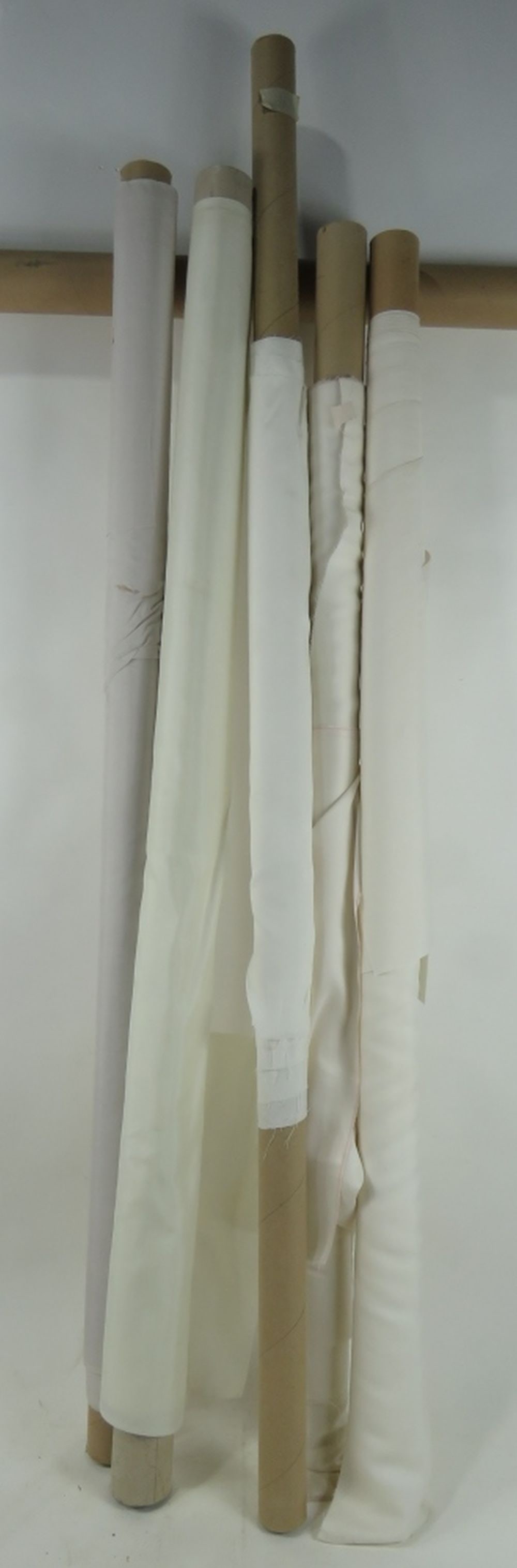 LOT OF FINE SILK FABRICS: Lot of various colors and sizes of fine silk fabric Measures: W 54"-60"