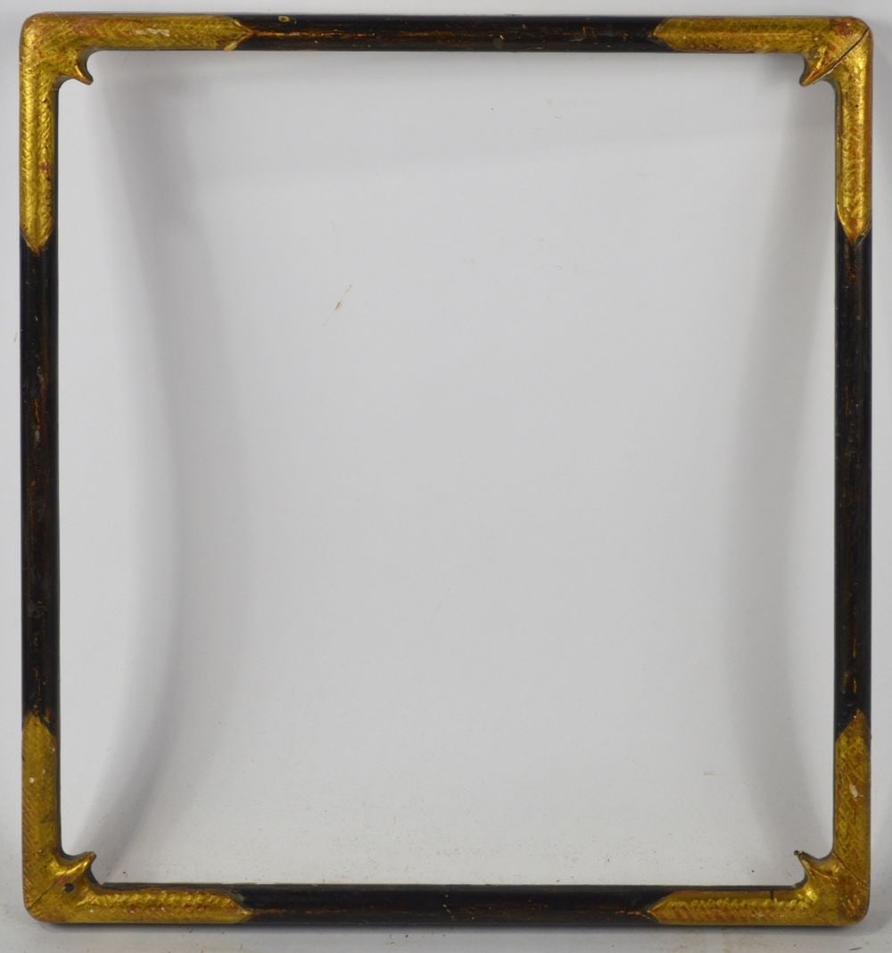 HEYDENRYK THIN EDGE MODERNIST FRAME: A Heydenryk thin edge frame with cross-hatch incised talon effect giltwood corners. Measures: 16 1/4" x 14 3/4" Rabbet: 15 1/2" x 13 3/4"