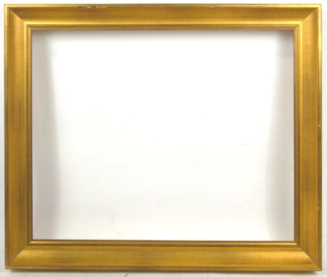 AMERICAN COVE FRAME: A vintage American scoop cove frame. Measures: 22 3/4" x 18 3/4" Rabbet: 20 3/4" x 16 1/2"